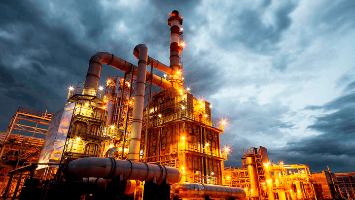 Industrial petrochemical plant with pipelines